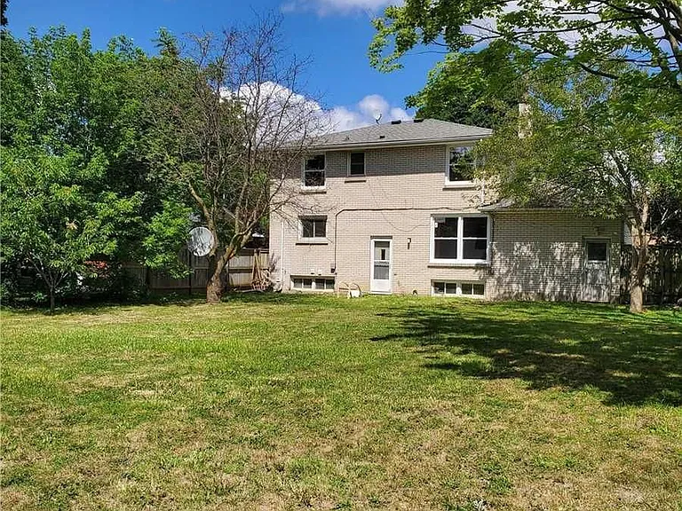 598 Middlewoods Dr — Photo 22