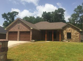 128 Oak Meadow Ln, Lufkin, TX 75904
