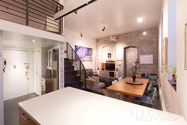 Sold by Hillel Realty Group | media 18