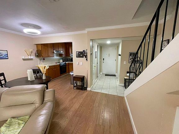Downstair living room / kitchen