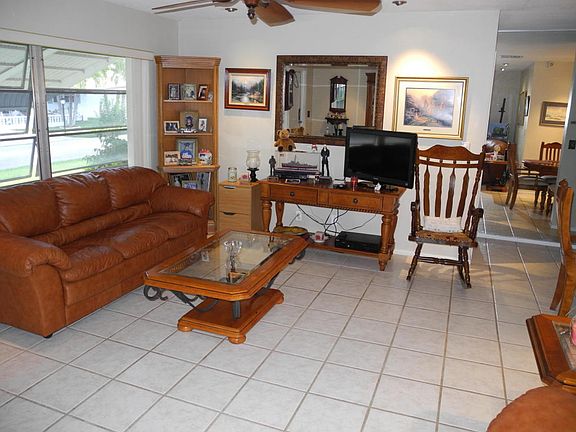 3rd image of 121 Ocean Ct