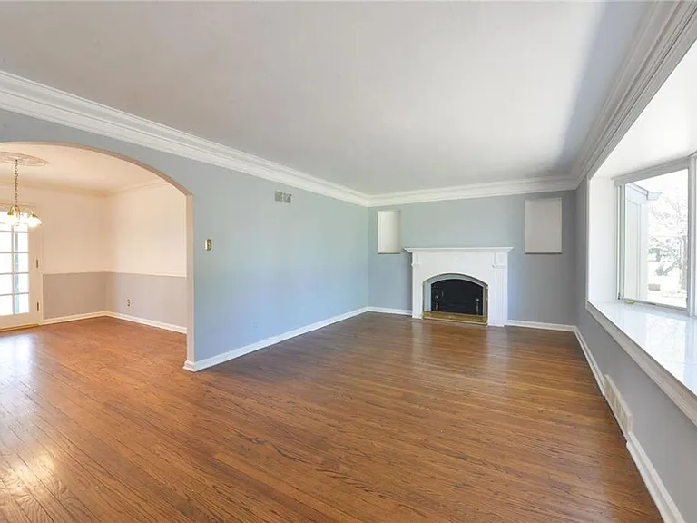 4 Girard Dr — Photo 5