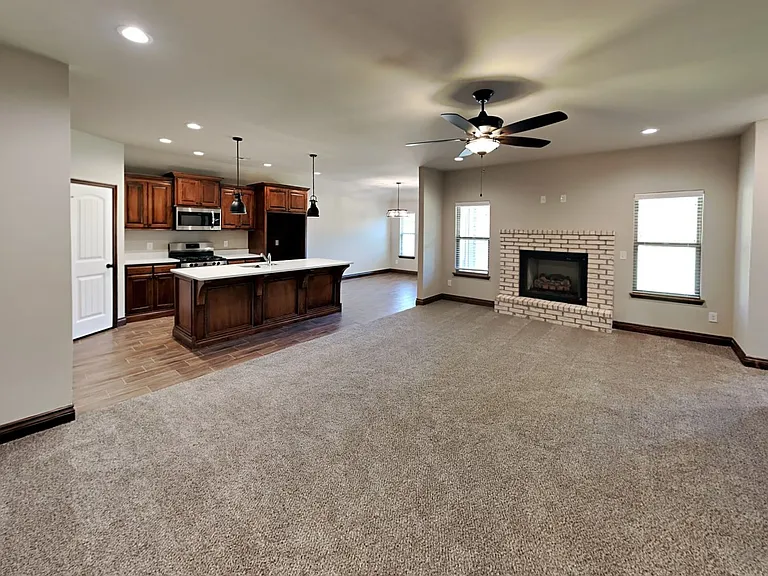 9009 NW 143rd St — Photo 5