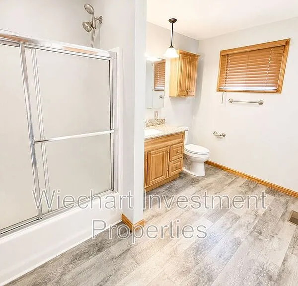 313 E Highland Ave — Photo 12