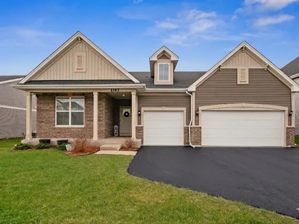 1167 Slade Rd, South Elgin, IL 60177