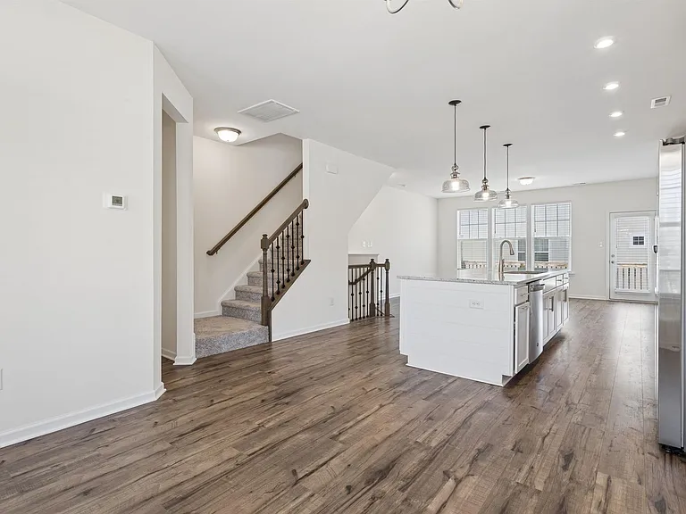 1550 Green Hill St — Photo 14