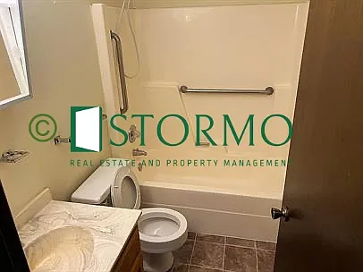 2 bed, 900 sqft, $1,300 — Photo 3