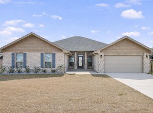 5833 Crestlake Dr, Crestview, FL 32536