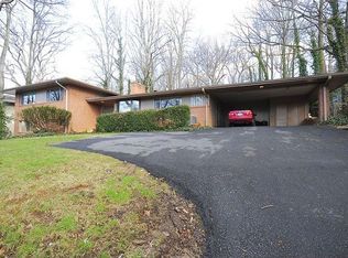 8313 Meadowlark Ln, Bethesda, MD 20817
