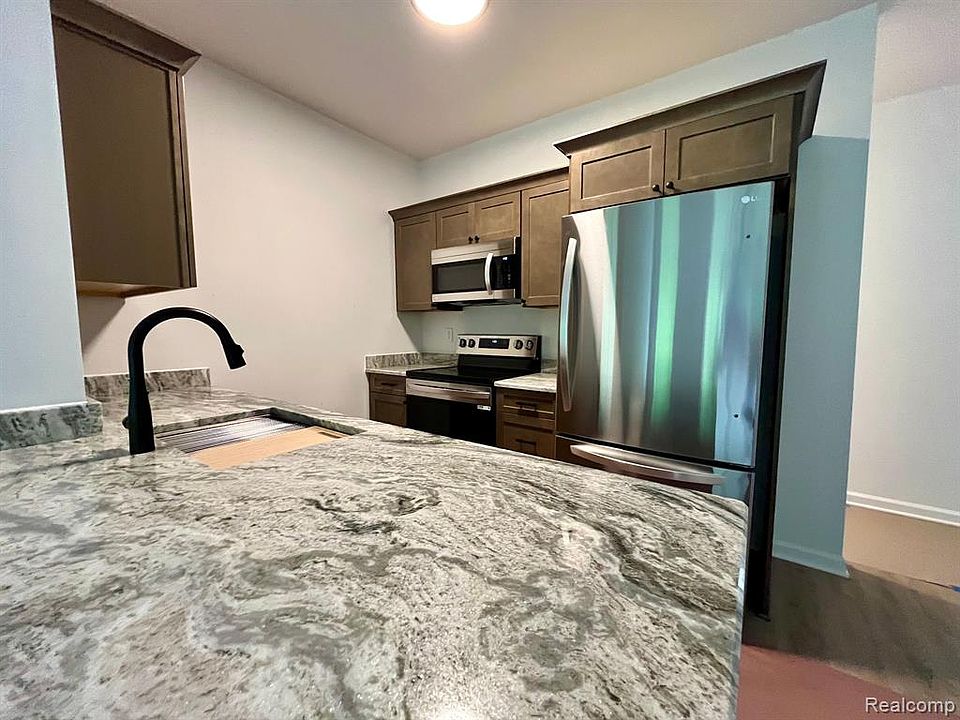 1st image of 612 Pointe Dr