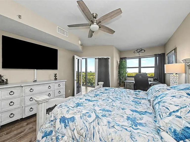 5408 Eagles Point Cir #302 — Photo 22