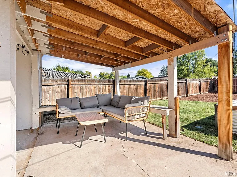 364 Meade St — Photo 16