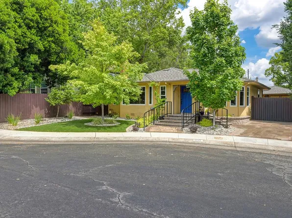 1031 9th Ave, Sacramento, CA 95818
