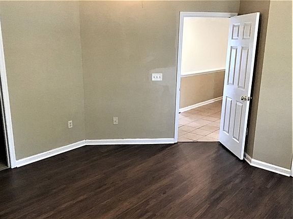 5th image of 1006 Greenob Dr