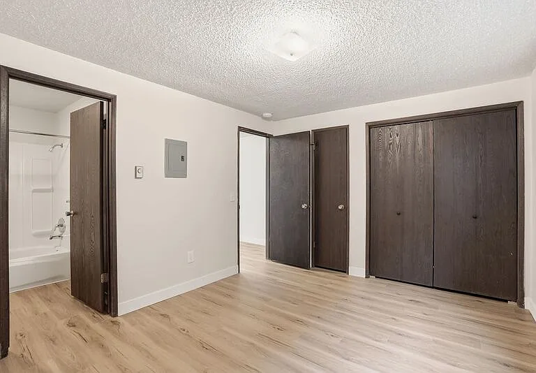411 E Sinto Ave #201 — Photo 11