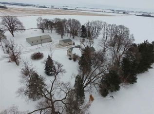 2328 N Elk Run Rd, Waterloo, IA 50703