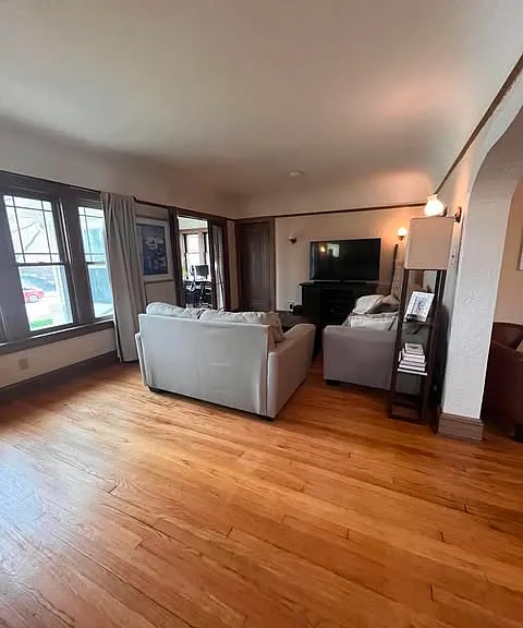 7916 Gridley Ave — Photo 4
