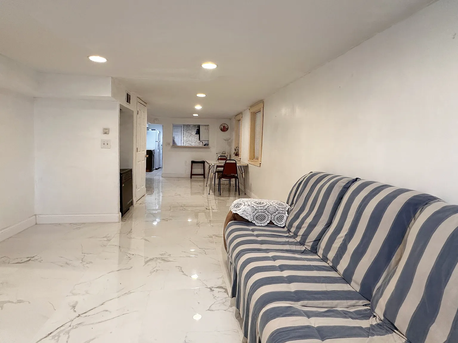 2 bed, $1,100 — Photo 4