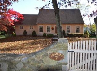 7 Bullukian Rd, Franklin, MA 02038
