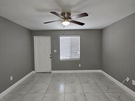 933 W 7th St, West Palm Beach, FL