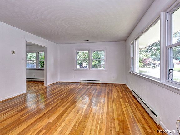 3rd image of 422 Skipjack Rd