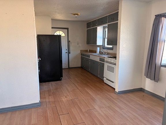 3rd image of 408 33rd St