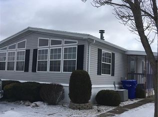 526 Rockview Dr, Holley, NY 14470