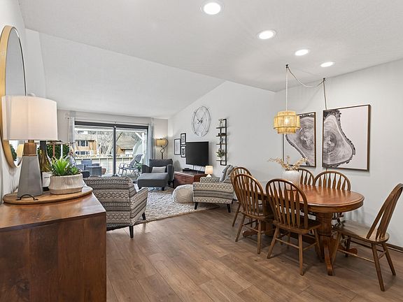 5th image of 10223 Scarborough Rd