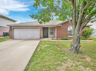5540 White Dove Dr, Arlington, TX 76017