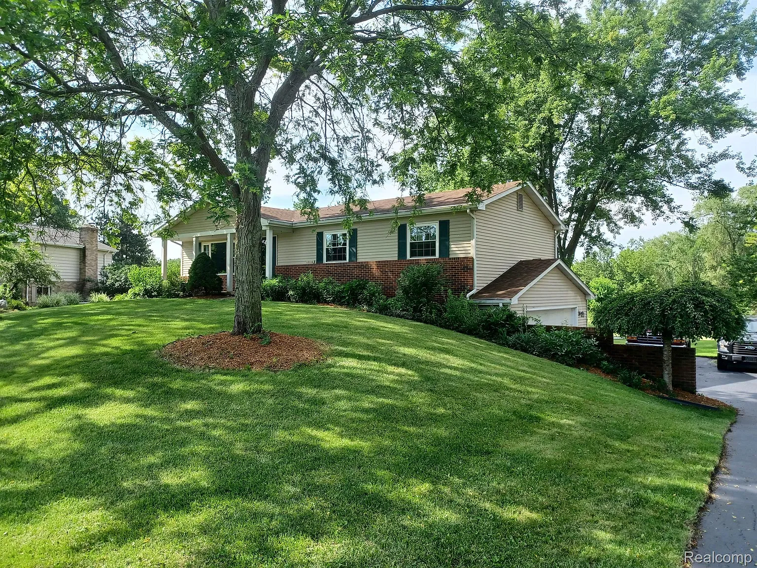 12116 Country Side Dr photo 1