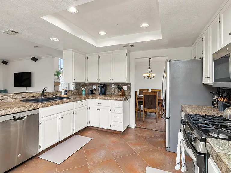 1553 Green Oak Rd — Photo 3