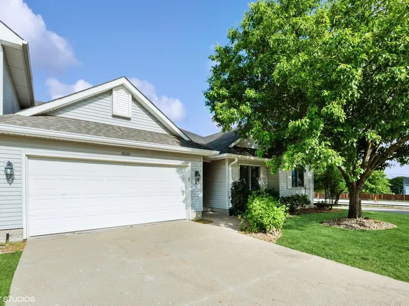 10120 Meredith Dr APT 2, Urbandale, IA 50322