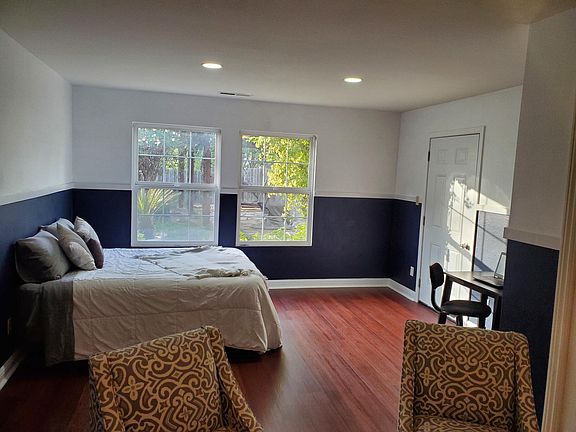 2nd image of 108 S Navarra Dr