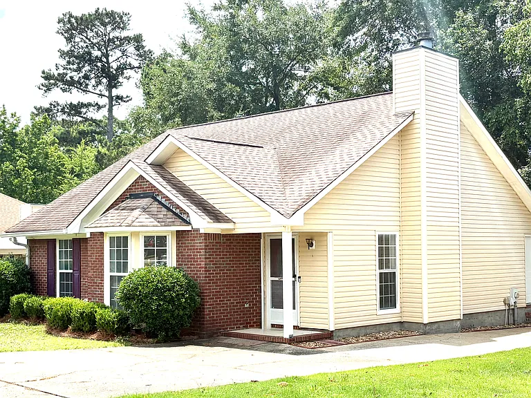 5240 Spinnaker Ct — Photo 2