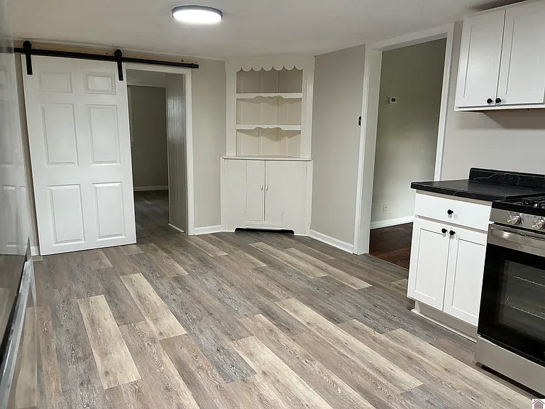 1207 Markham Ave — Photo 11