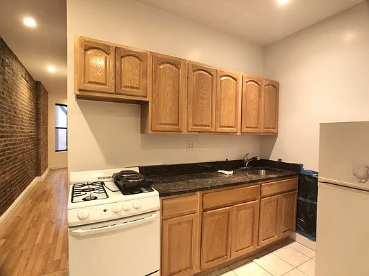 Rented by Bohemia Realty Group | media 27