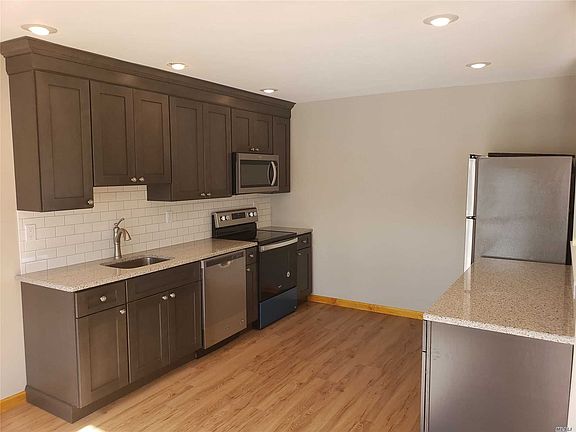 5th image of 1 Park Woods Ln #3