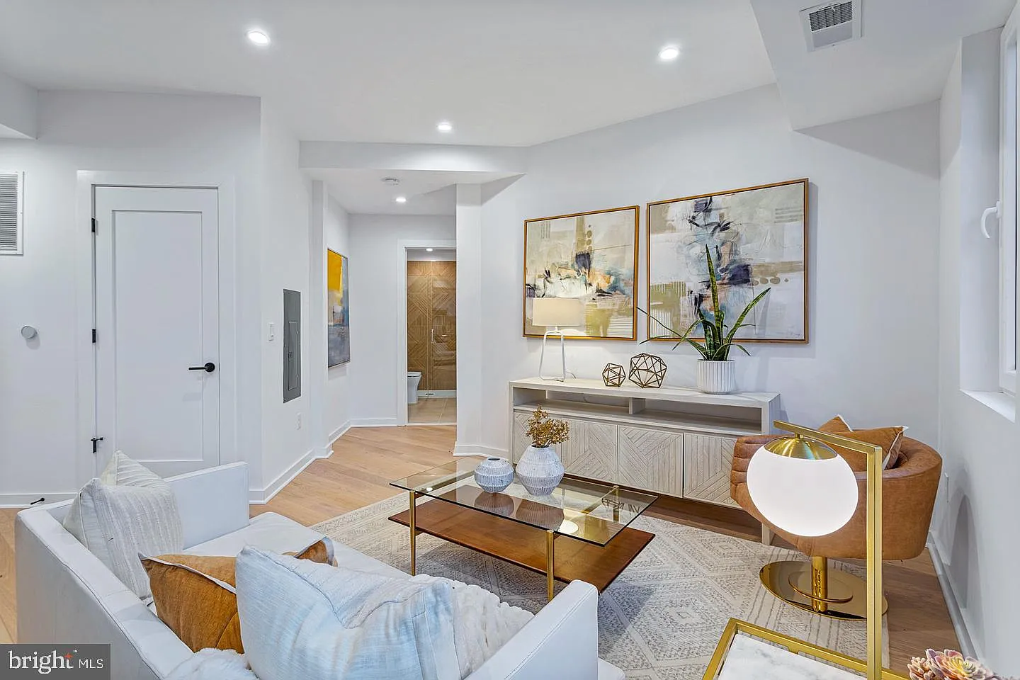 1 bed, 1.0 bath, 550 sqft, $1,650 — Photo 3