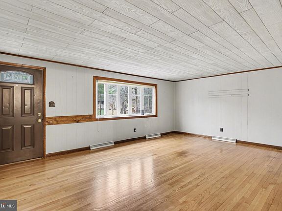 5th image of 1305 Bremer Rd