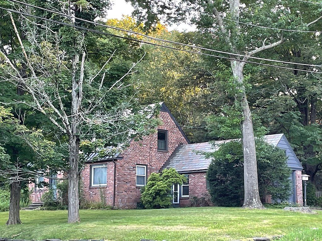 8 Hillcrest Pl, Amherst, MA 01002 MLS 73152090 Zillow