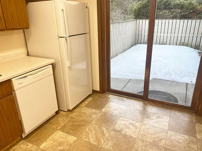 4PLEX-1911 Carol Dr — Photo 9