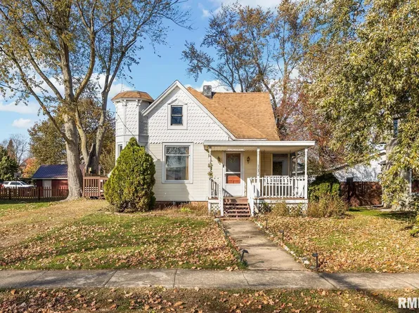 205 E 2nd Ave, Deer Creek, IL 61733