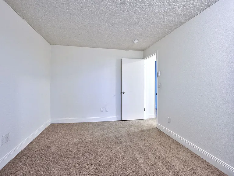 Block 88 — Photo 15