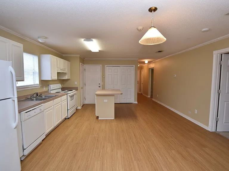 1064 Antigua Cir — Photo 6
