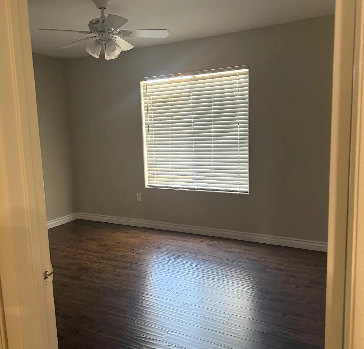 2 bed, 872 sqft, $1,400 — Photo 2