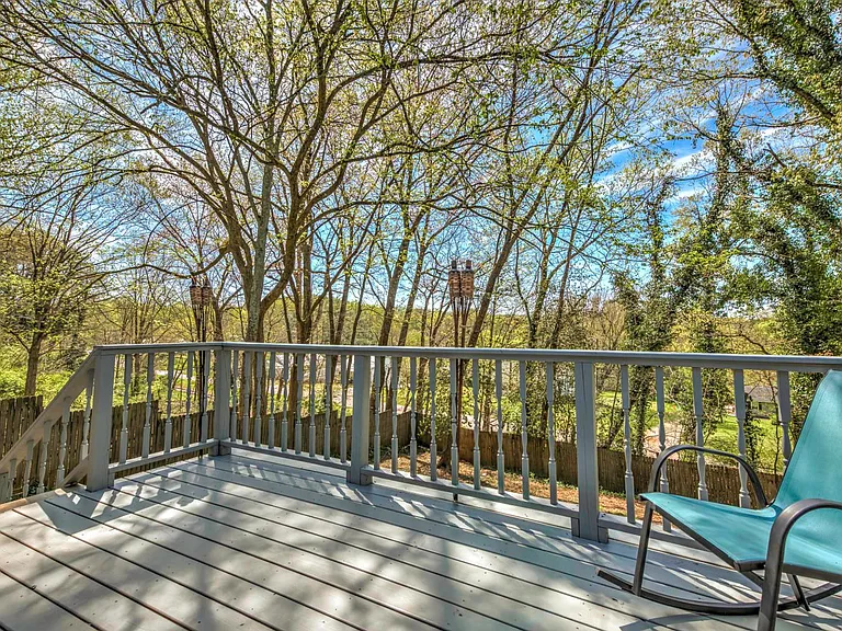 2146 Hillsboro Hts — Photo 23