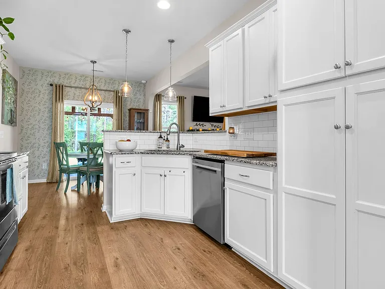 405 Belhaven Ct — Photo 16