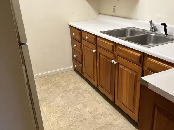 21 Blake St, Jaffrey, NH 03452