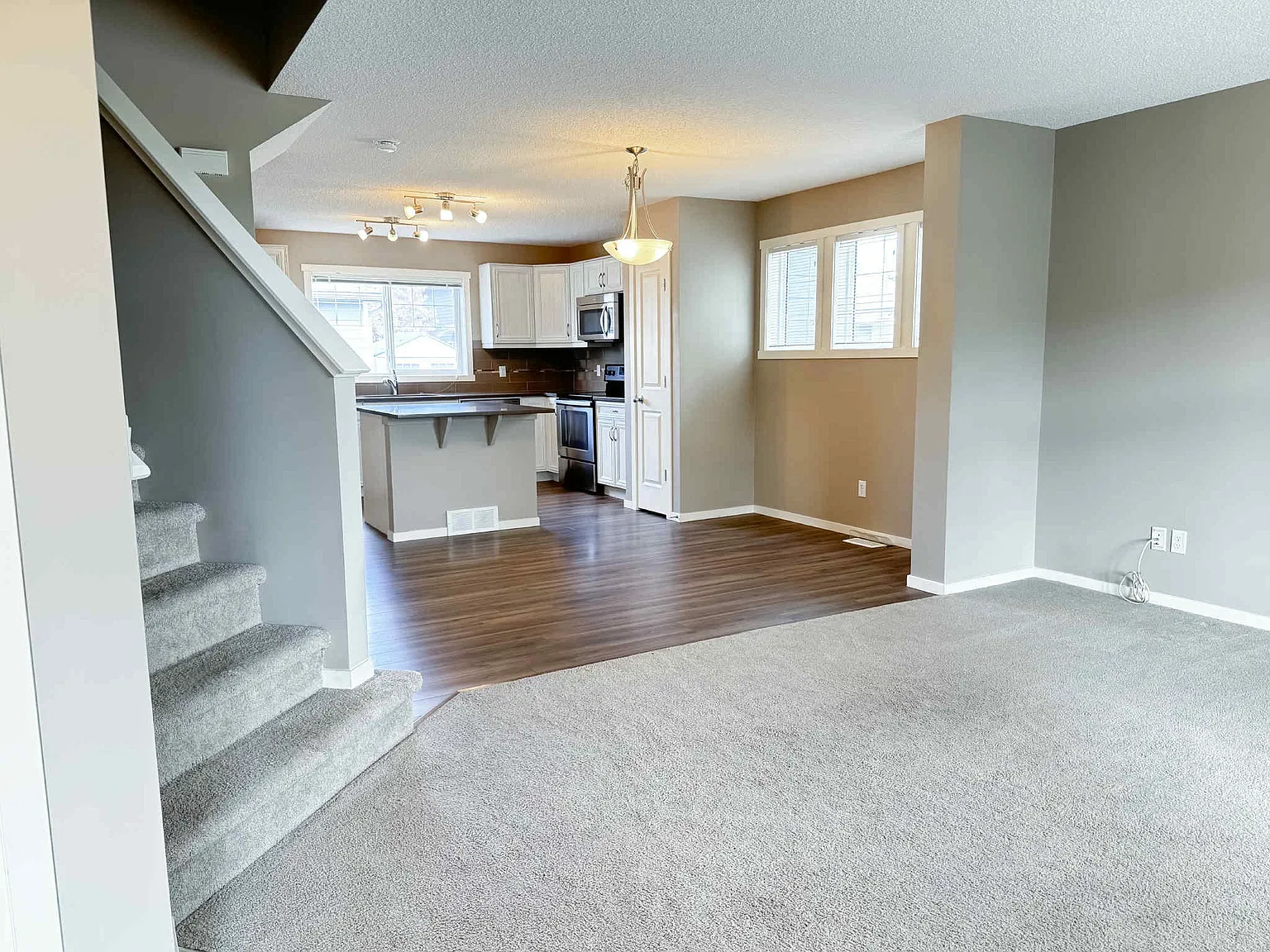 4 bed, 3.5 bath, 1325 sqft, $2,800 — Photo 2