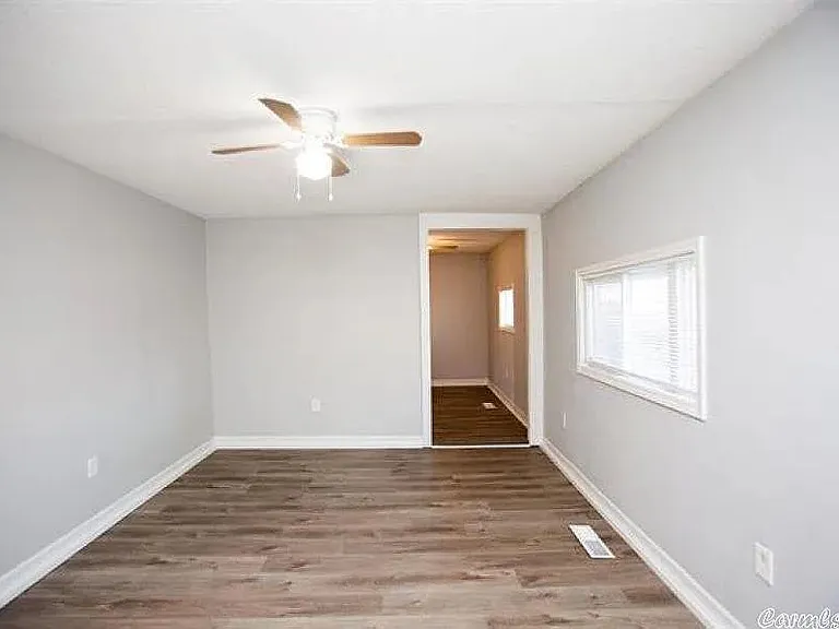 15 Eaton Dr — Photo 9